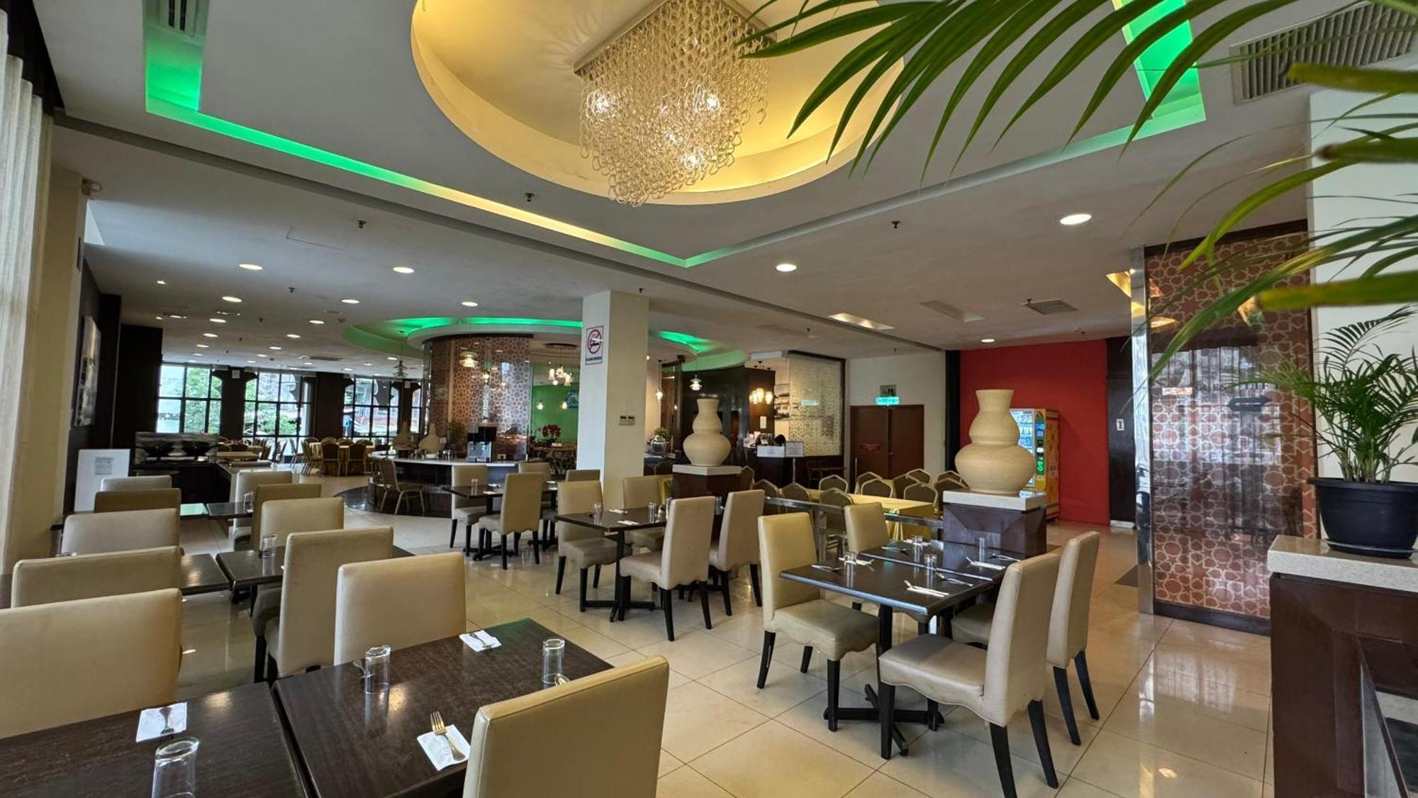 The Grand Puteri Hotel Kuala Terengganu Exterior photo